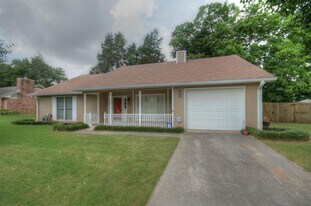 132 Bibb Dr in Madison, AL - Building Photo