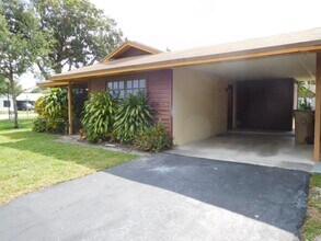 3686 W Citrus Trce in Davie, FL - Building Photo - Building Photo
