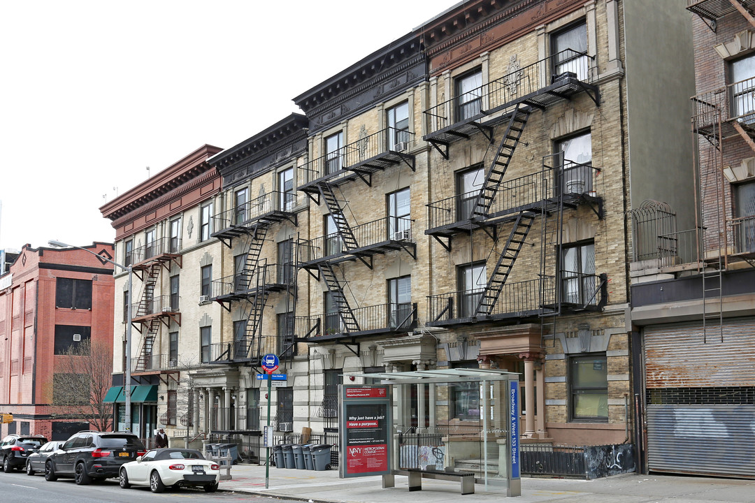 3287 Broadway in New York, NY - Foto de edificio