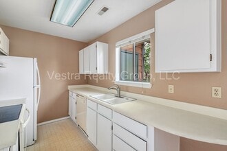 2265 S Buckley Rd in Aurora, CO - Foto de edificio - Building Photo