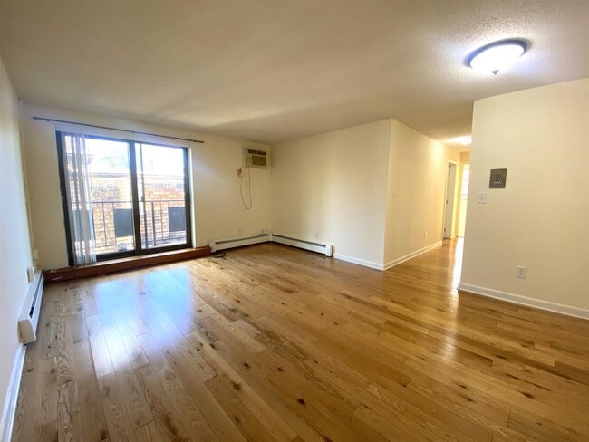 82 Highland Ave, Unit 203