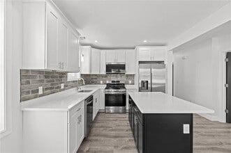 29 Stansbury St in Providence, RI - Building Photo - Building Photo