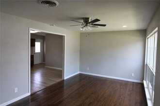 1727 Waldrop St in Irving, TX - Building Photo - Building Photo