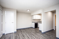 Grove at Hickman in Des Moines, IA - Building Photo - Interior Photo