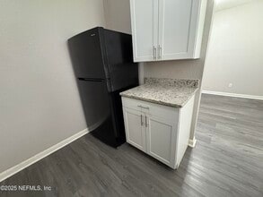 7040 Arques Rd in Jacksonville, FL - Building Photo - Building Photo