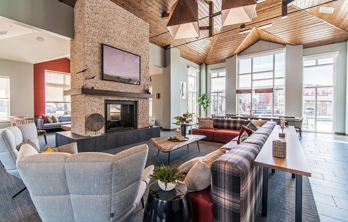 East Range Crossings in Denver, CO - Building Photo