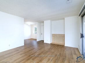 5493 Sean Cir, Unit 123 in San Jose, CA - Foto de edificio - Building Photo