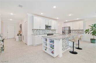 8948 Cascade Price Cir in North Fort Myers, FL - Building Photo - Building Photo