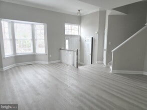 676 McLeary Square SE in Leesburg, VA - Building Photo - Building Photo