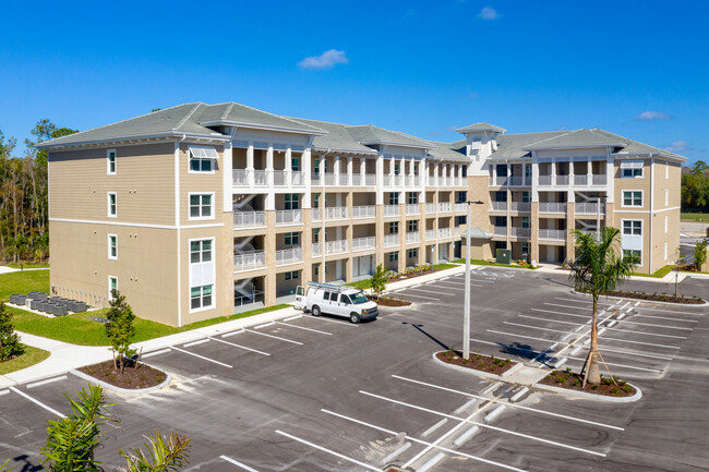 The Reef at Winkler in Ft. Myers, FL - Foto de edificio - Building Photo