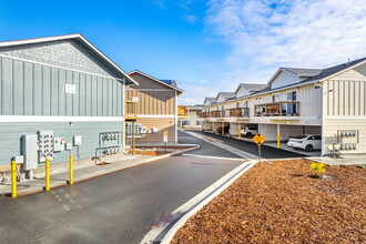 Westwood Garden Apartments in Arcata, CA - Foto de edificio - Building Photo