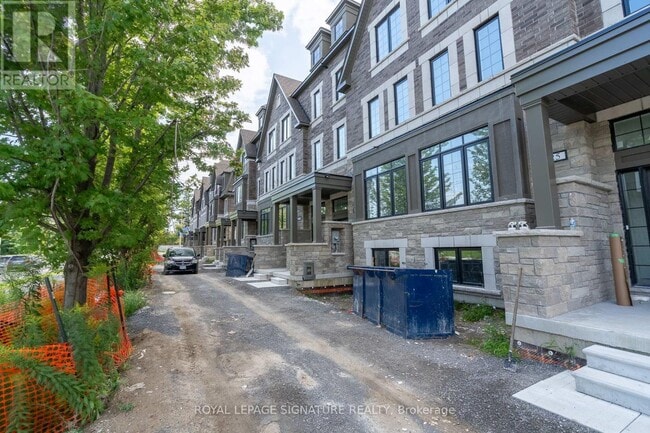 property at 23 Selfridge Wy