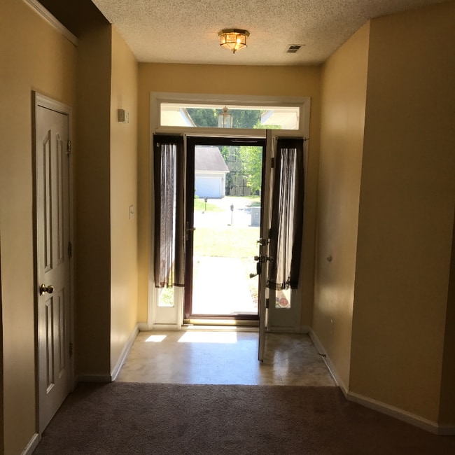 13973 Dingess Rd in Charlotte, NC - Building Photo - Building Photo