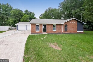 52 Andover Dr in Jonesboro, GA - Building Photo