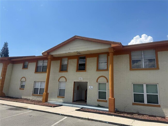 1807 Michigan Ave in Kissimmee, FL - Foto de edificio - Building Photo