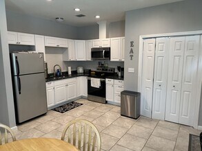 10745 Highway 12, Unit #2 in Orange, TX - Foto de edificio - Building Photo
