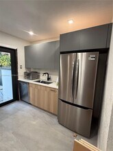 423 NW 32nd Pl in Miami, FL - Building Photo - Building Photo