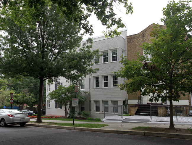 700 Jefferson St NW in Washington, DC - Building Photo - Building Photo