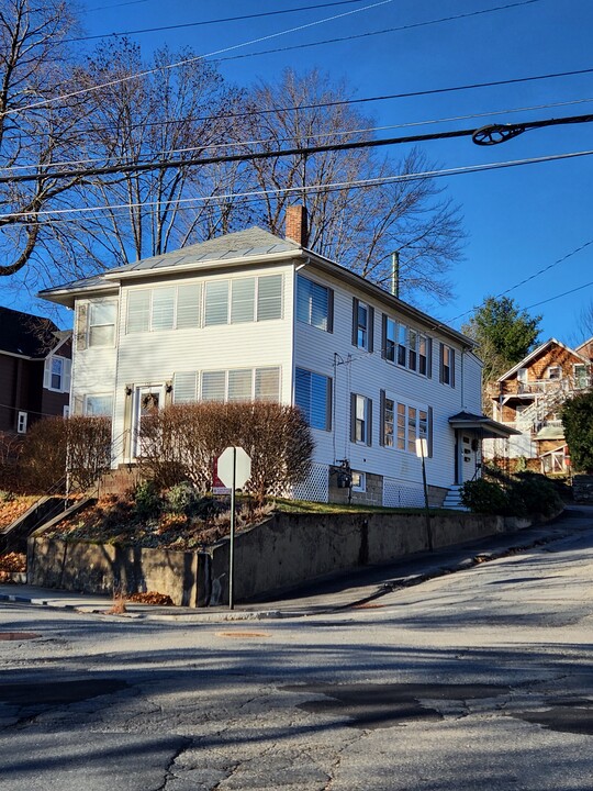 138 Pacific St in Fitchburg, MA - Building Photo