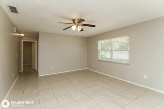 150 Hidden Lake Dr in Sanford, FL - Building Photo - Building Photo