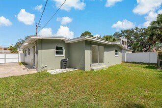 433 Pineapple St in Tarpon Springs, FL - Building Photo - Building Photo