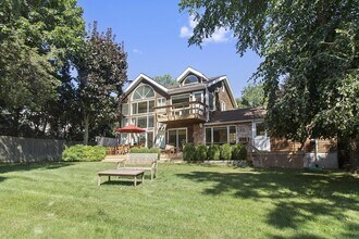42 Towd Point Rd in Southampton, NY - Building Photo - Building Photo