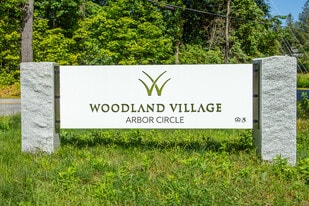 Woodland Village in Goffstown, NH - Building Photo