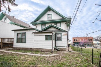 908 E 31st St in Kansas City, MO - Building Photo - Building Photo