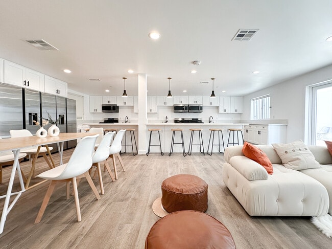 1587 W 35th St in Los Angeles, CA - Building Photo - Building Photo