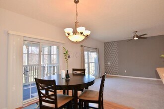 674 Spring Valley Dr in Lewis Center, OH - Building Photo - Building Photo