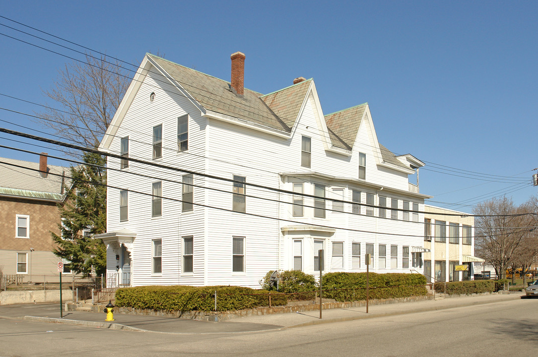 214 Green St in Manchester, NH - Building Photo