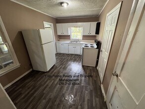 1220 Sylvian Dr in Macon, GA - Building Photo - Building Photo