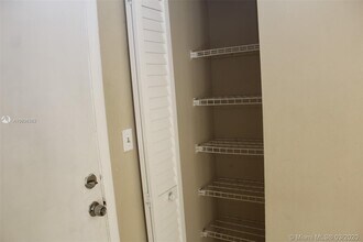 550 NW 114th Ave-Unit -103 in Doral, FL - Building Photo - Building Photo