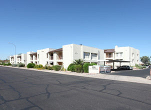 Village At Apache Wells in Mesa, AZ - Building Photo - Building Photo