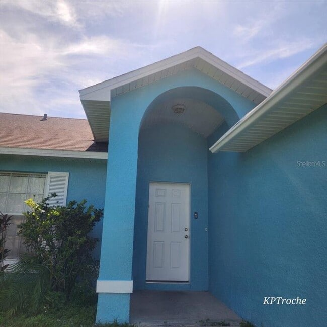 523 Eagle Point N in Kissimmee, FL - Building Photo - Building Photo