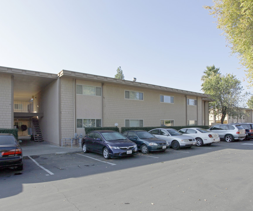 Anderson Court in Davis, CA - Building Photo