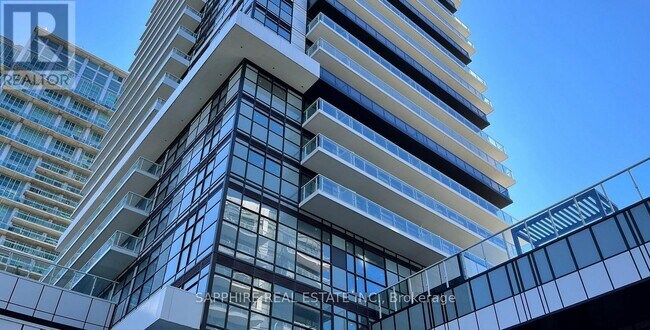 251 Manitoba St in Toronto, ON - Building Photo - Building Photo