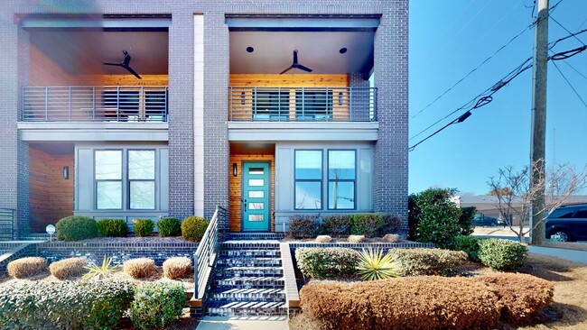 2108 Suttle Ave in Charlotte, NC - Foto de edificio - Building Photo