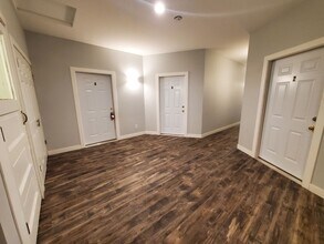 18 S Frederick Ave-Unit -Ste A in Oelwein, IA - Building Photo - Building Photo