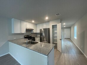 4324 Levee Rdg in San Antonio, TX - Building Photo - Building Photo