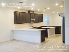 5361 Lopez Lk Wy in Sacramento, CA - Building Photo - Building Photo