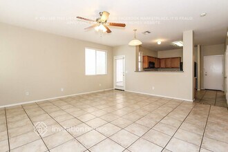 5220 W Albeniz Pl in Phoenix, AZ - Foto de edificio - Building Photo