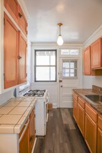 2402 W Lunt Ave in Chicago, IL - Building Photo - Building Photo
