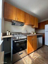 25-34 Crescent St in Queens, NY - Building Photo - Building Photo