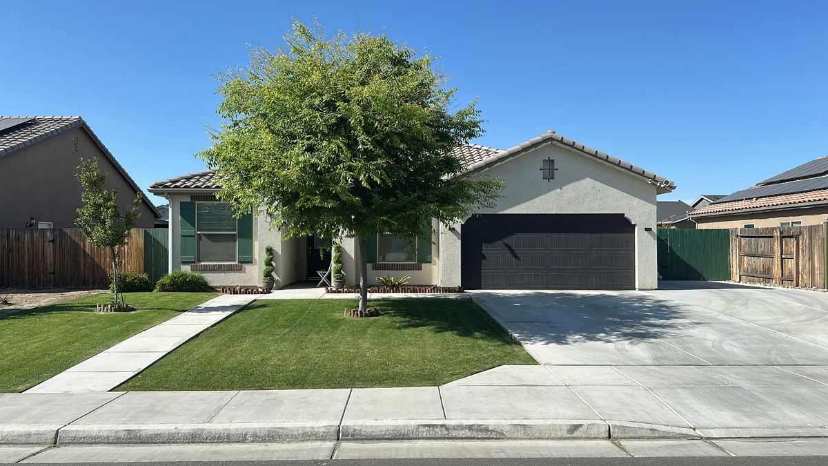 5806 Blue Spruce Ave in Bakersfield, CA - Building Photo