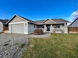 613 W 16th Ave in Ellensburg, WA - Building Photo