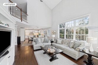 47 Bathing Bch Rd in Southampton, NY - Building Photo - Building Photo