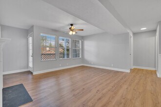 151 N Timber Dr, Unit 151 Timber Drive in Nashville, TN - Foto de edificio - Building Photo