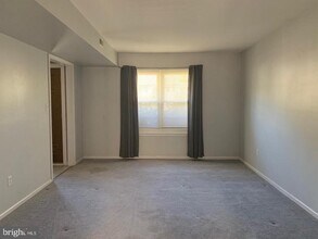 2000 S Woodmill Dr in Wilmington, DE - Building Photo - Building Photo