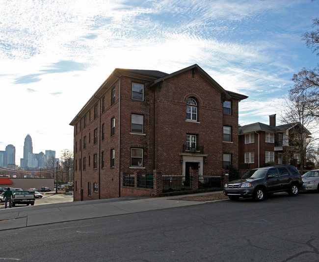 107 Grandin Rd in Charlotte, NC - Foto de edificio - Building Photo